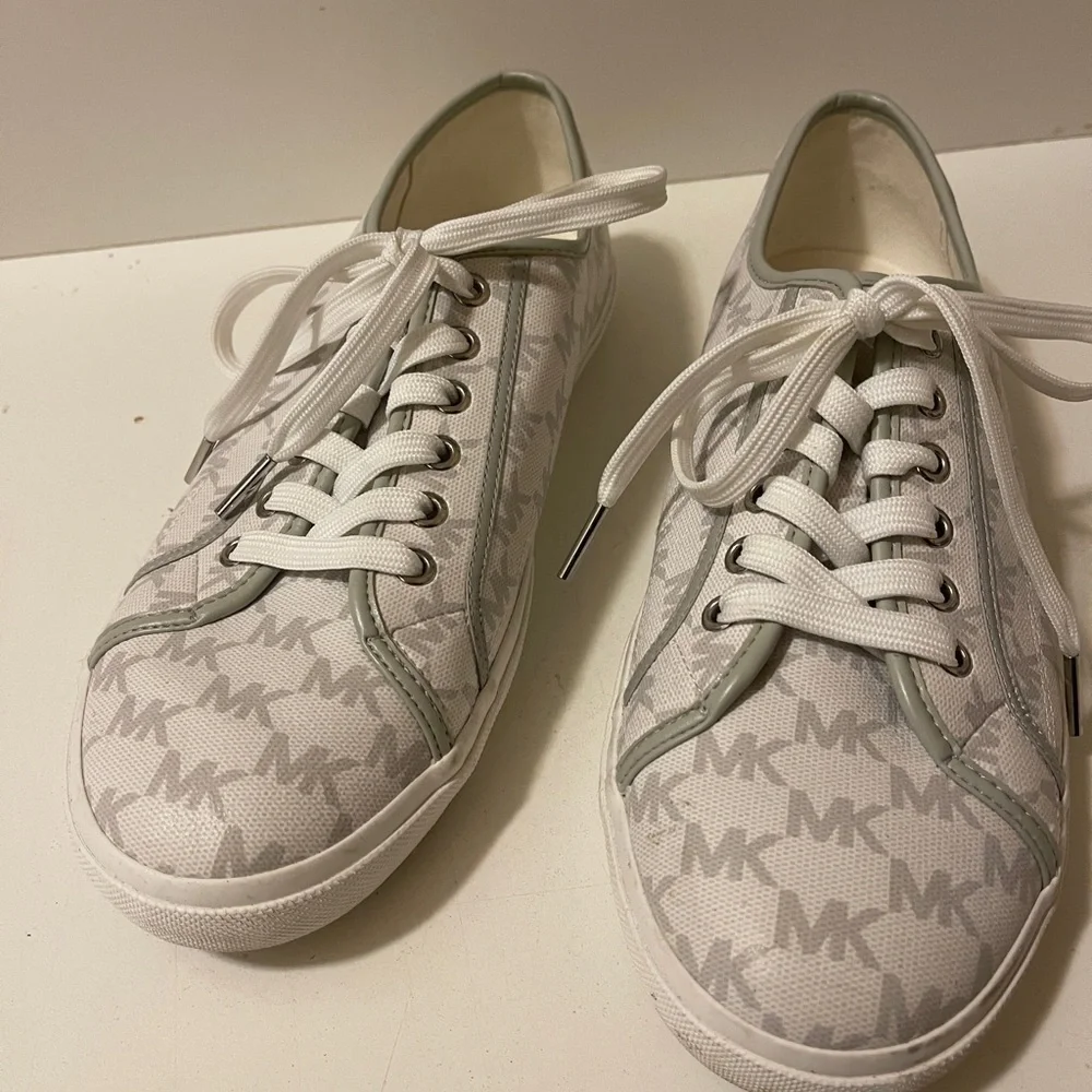 Michael Kors Gray Sneakers for Women. New conditions